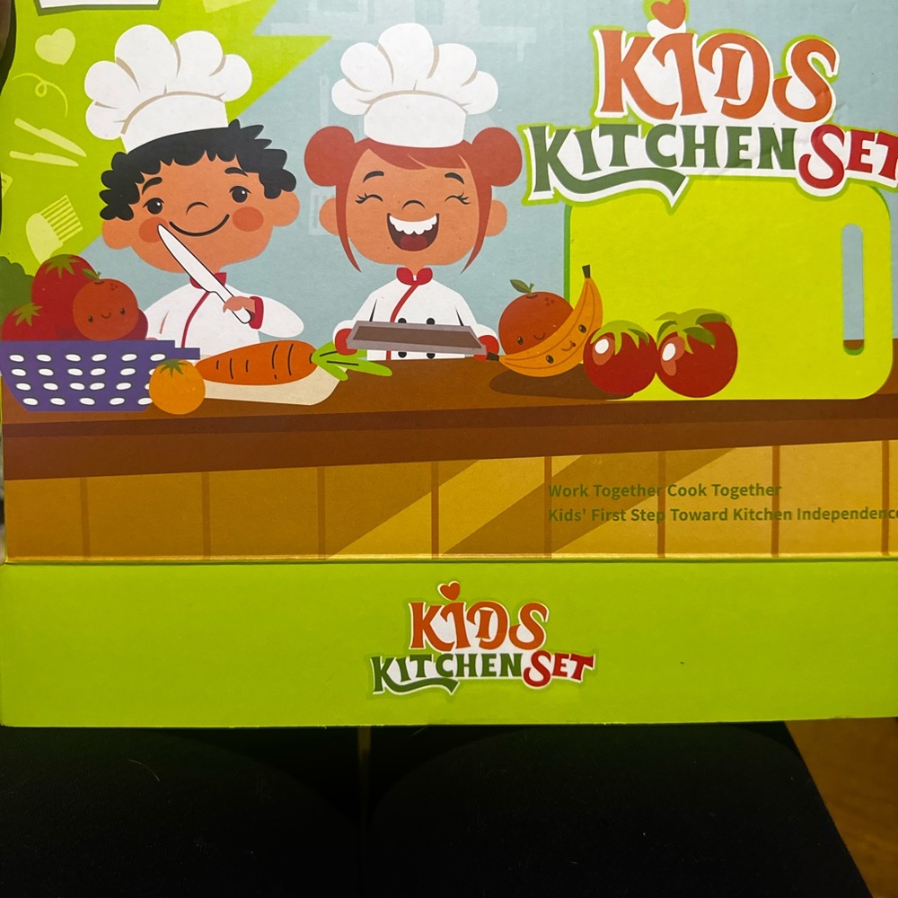 Kids Kitchen Set - Green and Red